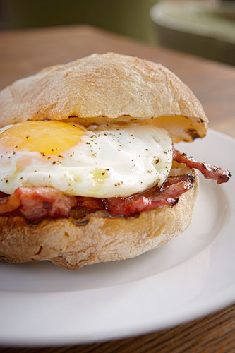 egg-and-bacon-sandwich