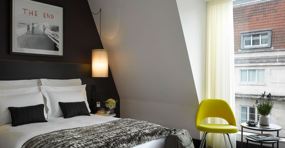 Dominion-Room-South-Place-Hotel-London-City-Design-Gay-Friendly-Hotel-London-South-Place-Hotel-Reivew-by-les-Deux-Messieurs-luxury-gay-travel