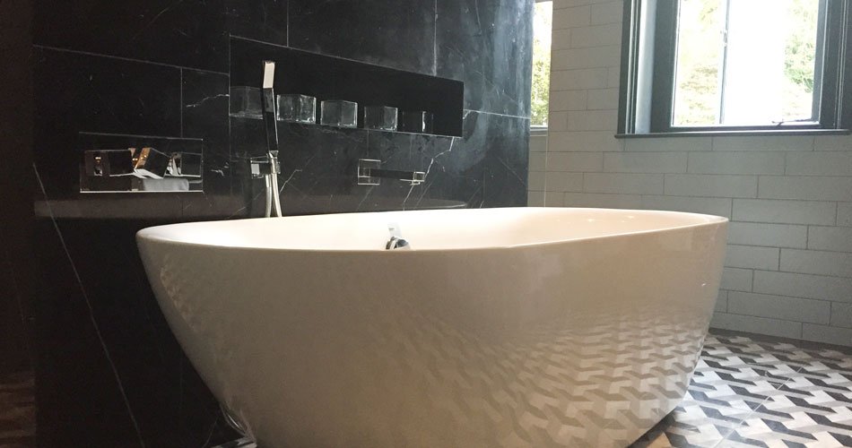 Bath-at-luxury-hotel-Devon-Glazebrook-House-review-by-les-Deux-Messieurs-gay-friendly-hotels-uk