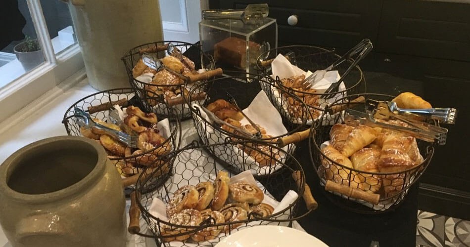 pastries-at-gay-friend-hotel-cheltenham-queens-hotel-by-sofitel-review-by-craig-revel-horwood-for-deux-messieurs